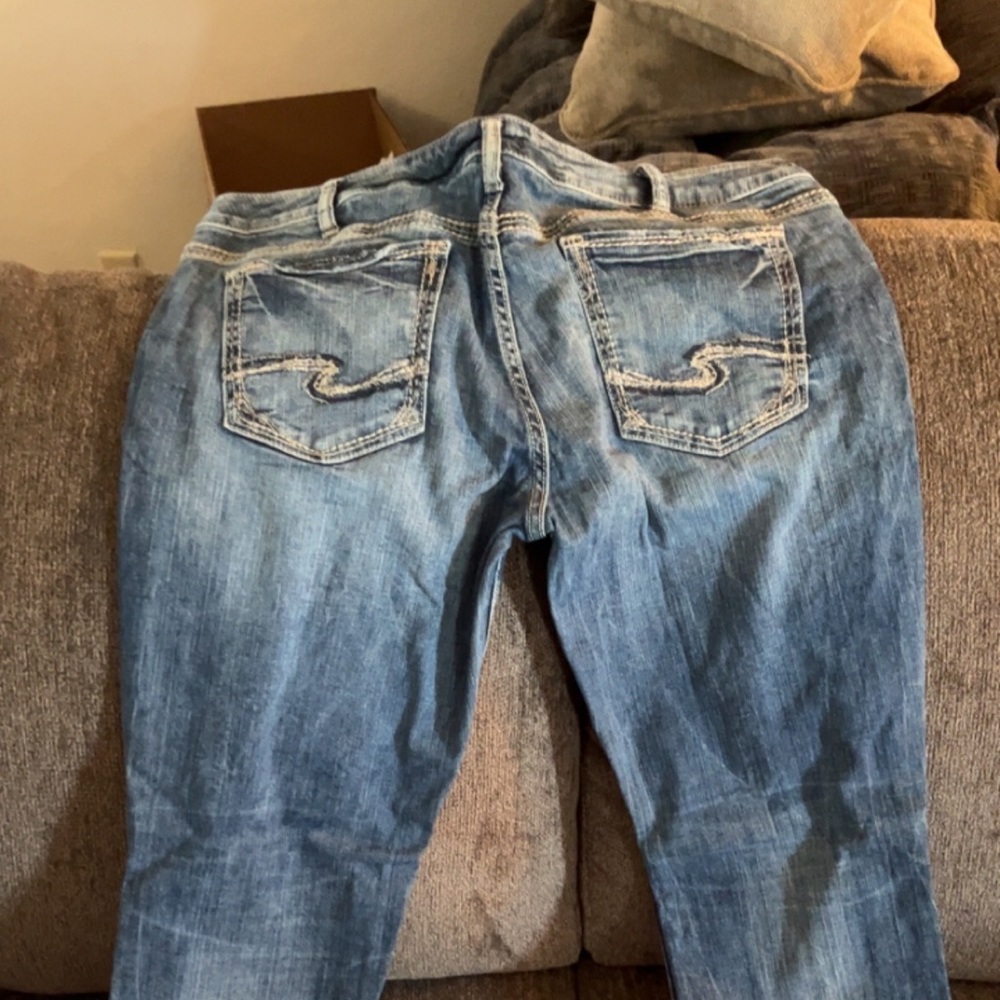Barely worn. No Holes. Great condition.